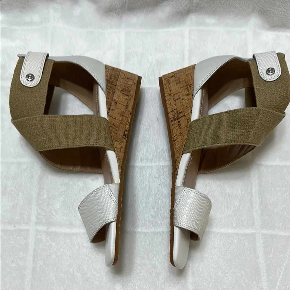 NYDJ Stylish White‎ and Tan Wedge Sandals